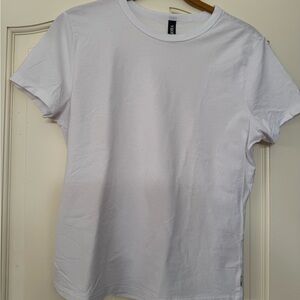 Vuori short sleeve feather classic tee womans